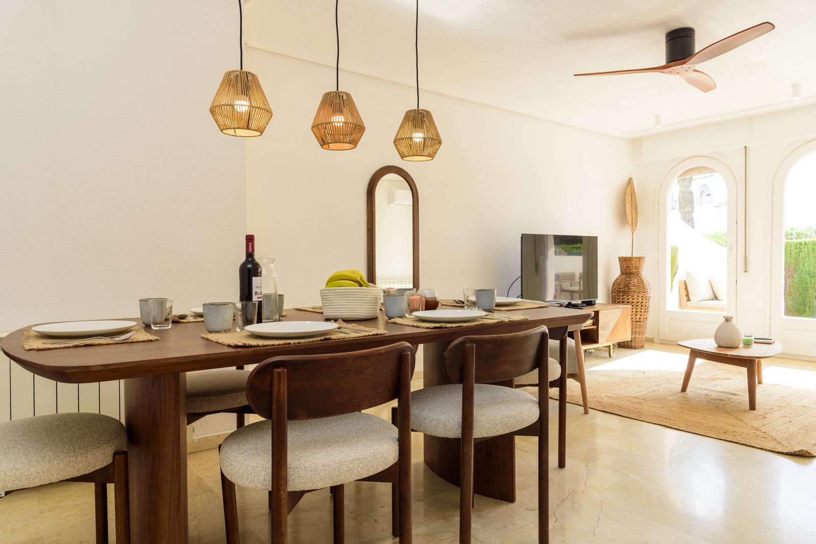 Eettafel met hanglampen